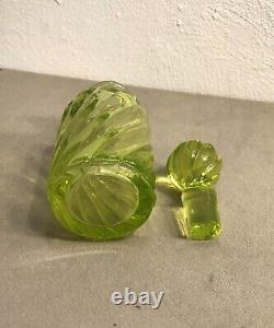 Ancien flacon à parfum en ouraline BACCARAT modèle BAMBOU cristal Toilette XIXe
