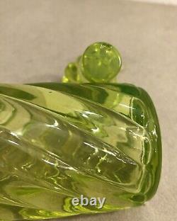 Ancien flacon à parfum en ouraline BACCARAT modèle BAMBOU cristal Toilette XIXe