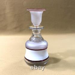 Ancien flacon en cristal émaillé XIXème Carafe de nuit / chevet Eau de mélisse