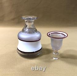 Ancien flacon en cristal émaillé XIXème Carafe de nuit / chevet Eau de mélisse