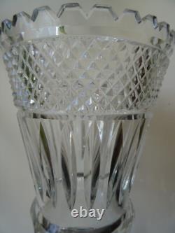 Ancien grand vase sur pied cristal taillé Bohème 32 cm
