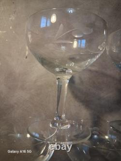Ancien lot de? 9 coupes à champagne? En cristal gravé? Vintage