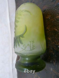 Ancien petit vase GALLE authentique pate de verre