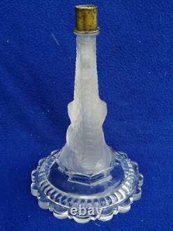 Ancien pied bougeoir dauphin BACCARAT cristal moulé glass cristal