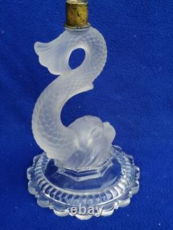 Ancien pied bougeoir dauphin BACCARAT cristal moulé glass cristal