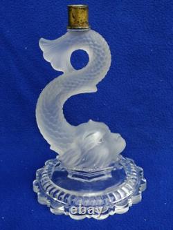 Ancien pied bougeoir dauphin BACCARAT cristal moulé glass cristal