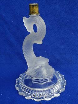 Ancien pied bougeoir dauphin BACCARAT cristal moulé glass cristal