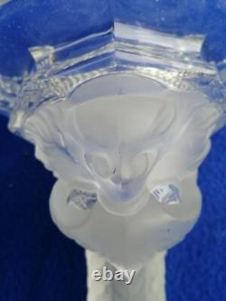 Ancien pied bougeoir dauphin BACCARAT cristal moulé glass cristal