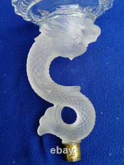 Ancien pied bougeoir dauphin BACCARAT cristal moulé glass cristal