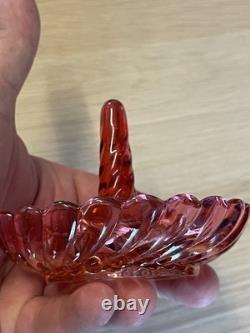 Ancien porte-bagues Baccarat en cristal rose signé France Vintage Ring Holder