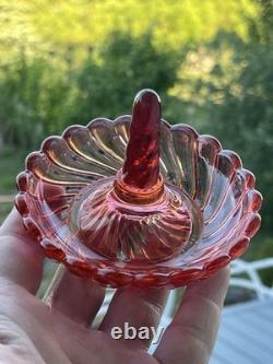 Ancien porte-bagues Baccarat en cristal rose signé France Vintage Ring Holder