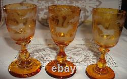 Ancien service carafe et 8 verres en cristal de bohème ambré gravés