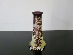 Ancien vase Gallé en verre multicouche dégagé à l'acide