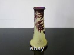 Ancien vase Gallé en verre multicouche dégagé à l'acide