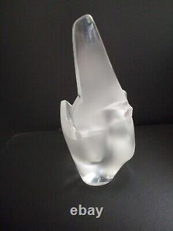 Ancien vase aux colombes cristal signé Lalique France modèle Sylvie pique fleur