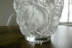 Ancien vase en cristal signé Lalique France modèle Bagatelle en parfait état