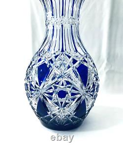 Ancien vase en cristal taillé overlay doublé bleu BACCARAT modèle LAGNY 30 cm