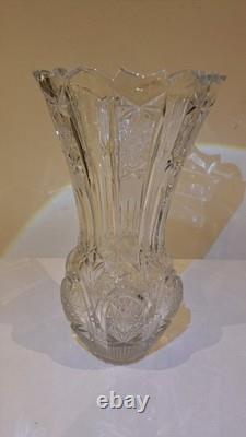 Ancien vase en cristal taillé rare 60 beaux détails blancs style baccarat