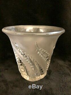 Ancien vase fougères en verre moulé LALIQUE circa1950