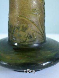 Ancien vase miniature signé Gallé décor de fougères H = 10,5 cm