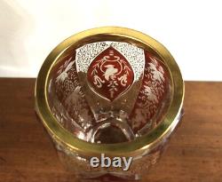 Ancien vase sur pied / calice cristal de bohème rouge rubis et doré Décor oiseau