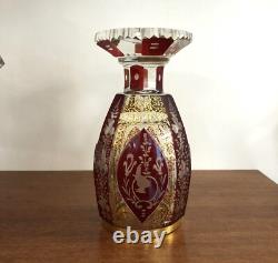 Ancien vase sur pied / calice cristal de bohème rouge rubis et doré Décor oiseau