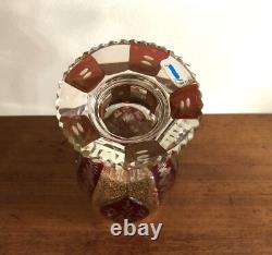 Ancien vase sur pied / calice cristal de bohème rouge rubis et doré Décor oiseau