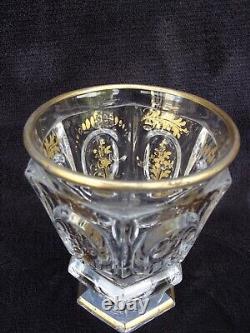 Ancien verre en cristal de BACCARAT et dorure époque CHARLES X à décor fleuri 2