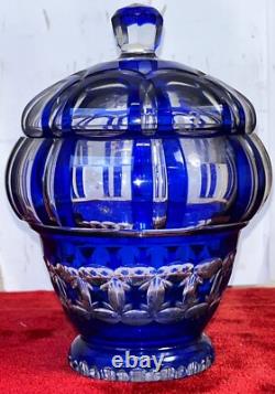 Ancienne Bonbonniere En Verre Taillé Bleu. Bohême. République Tchèque. Xixe-xx