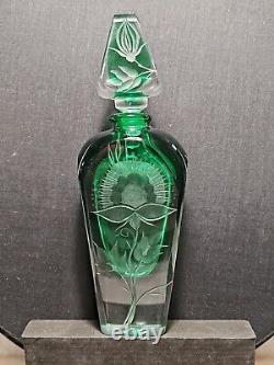 Ancienne Bouteille à parfum en cristal vert gravé Main