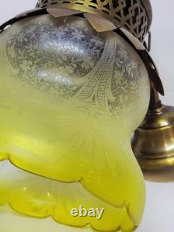 Ancienne Suspension Globe Tulipe En Verre Ou Cristal Vert Jaune Gravé À L'acide