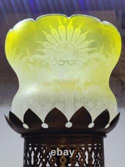 Ancienne Suspension Globe Tulipe En Verre Ou Cristal Vert Jaune Gravé À L'acide