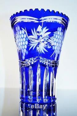 Ancienne Vase En Cristal Double Couleur Bleu Grave Et Taille Boheme