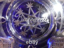 Ancienne bonbonnière overlay bleu en cristal de Baccarat taillé signé superbe