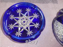 Ancienne bonbonnière overlay bleu en cristal de Baccarat taillé signé superbe