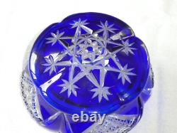 Ancienne bonbonnière overlay bleu en cristal de Baccarat taillé signé superbe