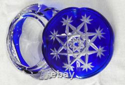 Ancienne bonbonnière overlay bleu en cristal de Baccarat taillé signé superbe