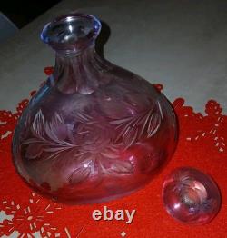 Ancienne carafe en cristal de bohème gravée irisée mauve hauteur 21 cm