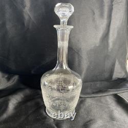 Ancienne carafe en cristal gravé Baccarat St Louis