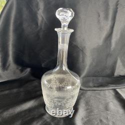 Ancienne carafe en cristal gravé Baccarat St Louis