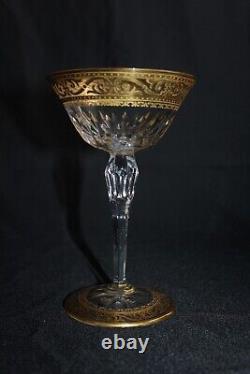 Ancienne coupe à champagne en cristal de Saint Louis modèle Callot, h. 15.7 cm C