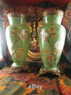 Ancienne paire de vase epoque XIXe en opaline peinte emaillee montes sur bronze