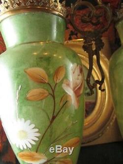 Ancienne paire de vase epoque XIXe en opaline peinte emaillee montes sur bronze