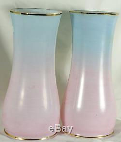Ancienne paire de vases en opaline bleu Très beau décor, très belles couleurs