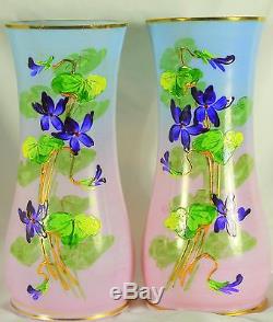 Ancienne paire de vases en opaline bleu Très beau décor, très belles couleurs