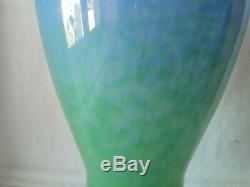 Authentique ancien grand vase obus sur piédouche en verre marmoréen signé Degué