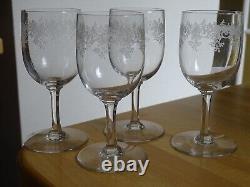 BACCARAT 4 ANCIENS VERRES A VIN CRISTAL MODELE SEVIGNE ht 12,5 cm époque 1920