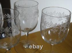 BACCARAT 4 ANCIENS VERRES A VIN CRISTAL MODELE SEVIGNE ht 12,5 cm époque 1920
