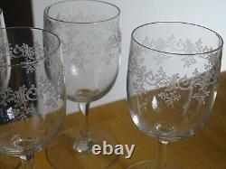 BACCARAT 4 ANCIENS VERRES A VIN CRISTAL MODELE SEVIGNE ht 12,5 cm époque 1920