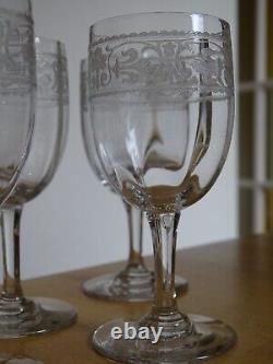 BACCARAT 5 ANCIENS VERRES APERITIF CRISTAL GRAVURE FLEURS DE LYS CHABLIS 10,8 cm